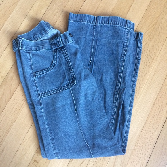 Old Navy “The Diva” Fit Blue Jeans - Picture 2 of 4